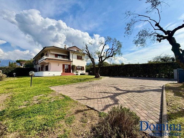 casa indipendente in vendita a Massa in zona Centro Storico