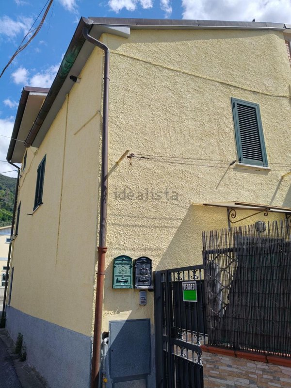 casa indipendente in vendita a Massa