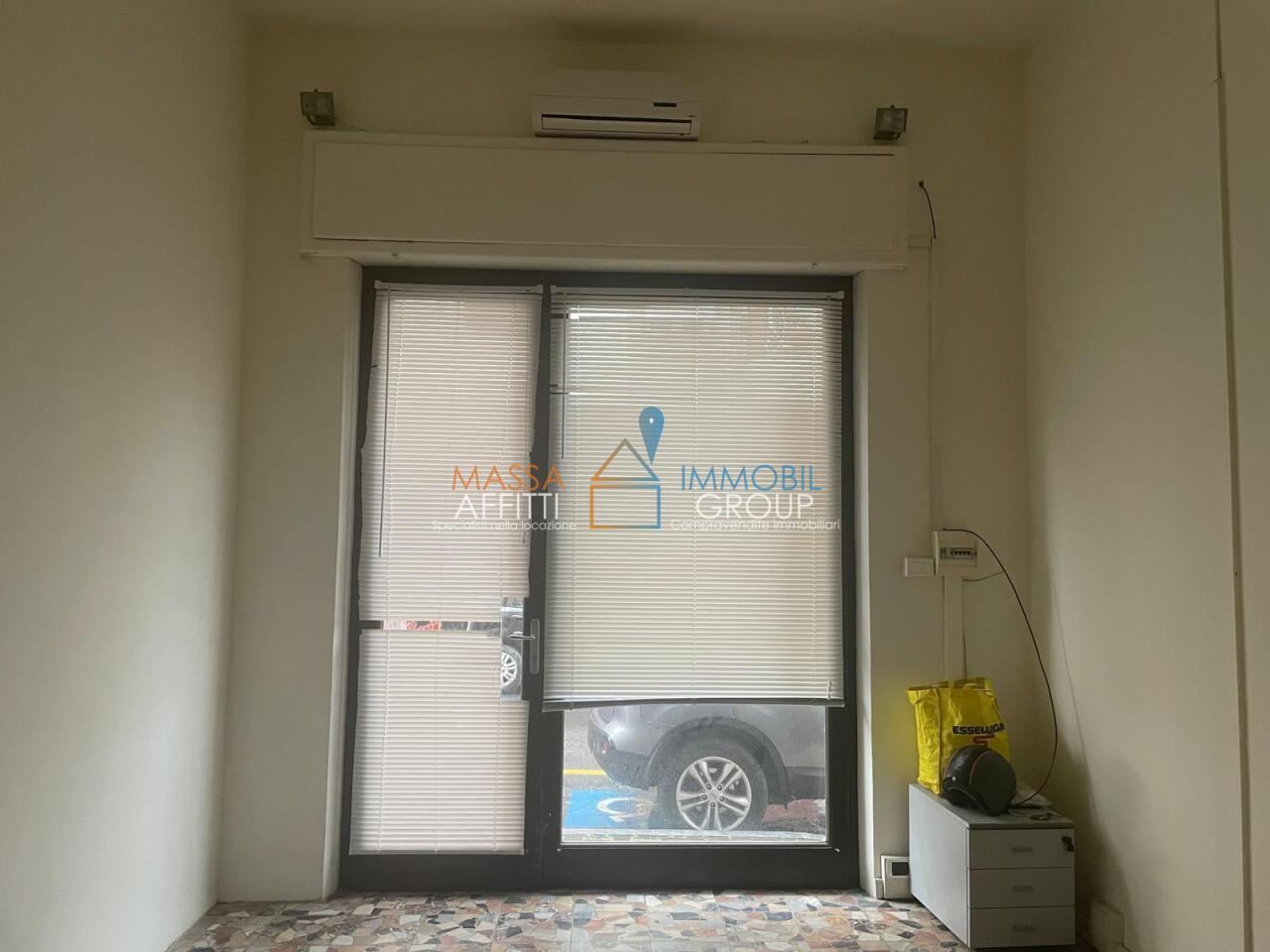appartamento in vendita a Massa in zona Centro Storico