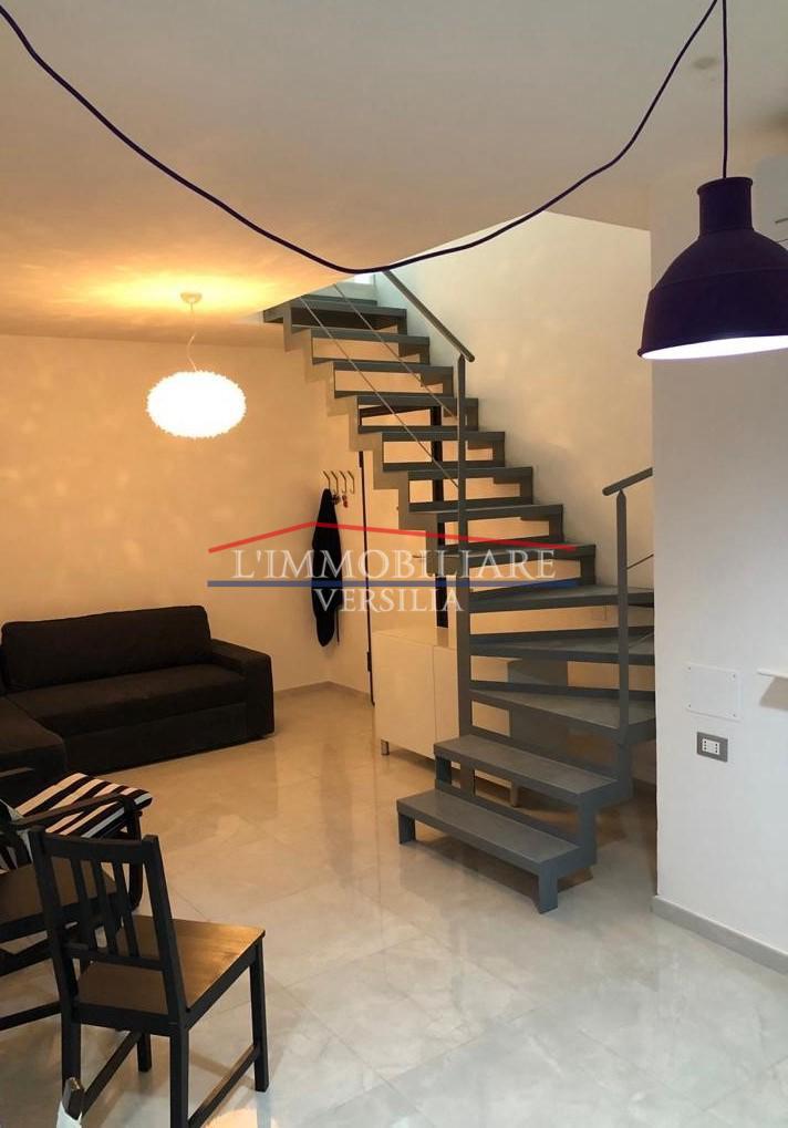 appartamento in vendita a Massa in zona Marina dei Ronchi