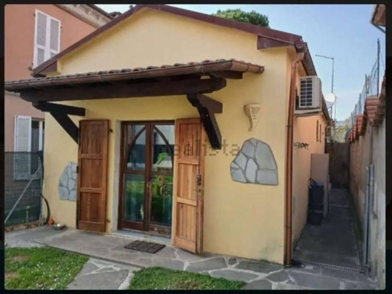 appartamento in vendita a Massa in zona Centro Storico