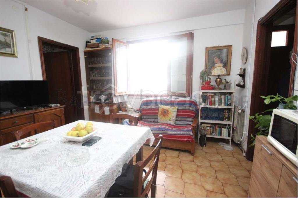 casa indipendente in vendita a Massa in zona Mirteto