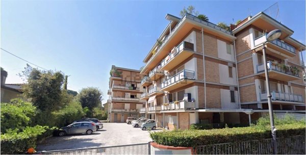 appartamento in vendita a Massa in zona Marina dei Ronchi