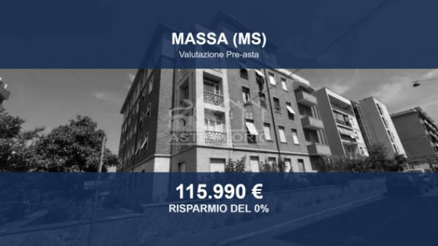 appartamento in vendita a Massa in zona Centro Storico