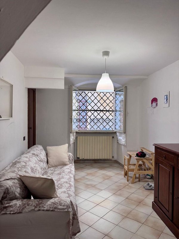 appartamento in vendita a Massa in zona Centro Storico