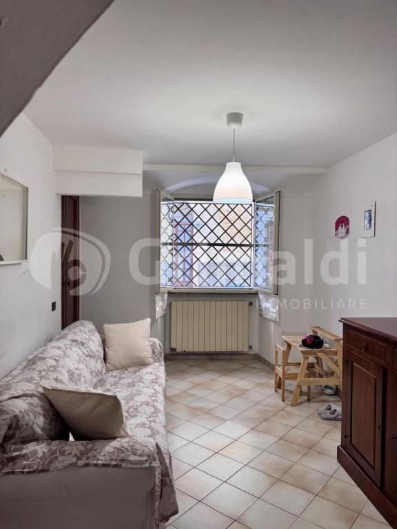 appartamento in vendita a Massa in zona Borgo del Ponte