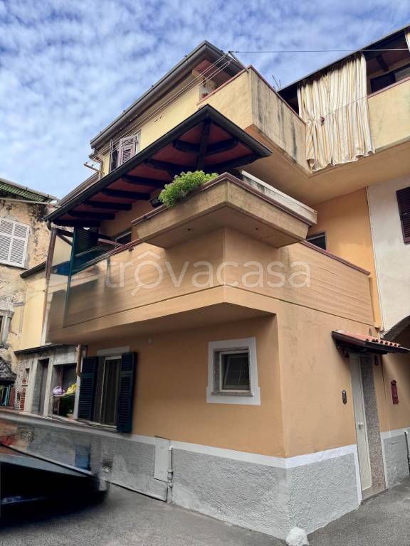 appartamento in vendita a Massa in zona Borgo del Ponte