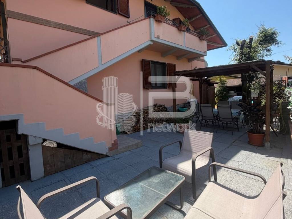 appartamento in vendita a Massa in zona Romagnano