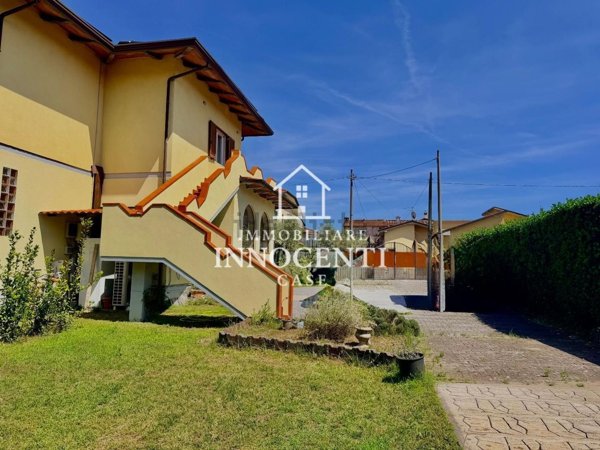 casa indipendente in vendita a Massa