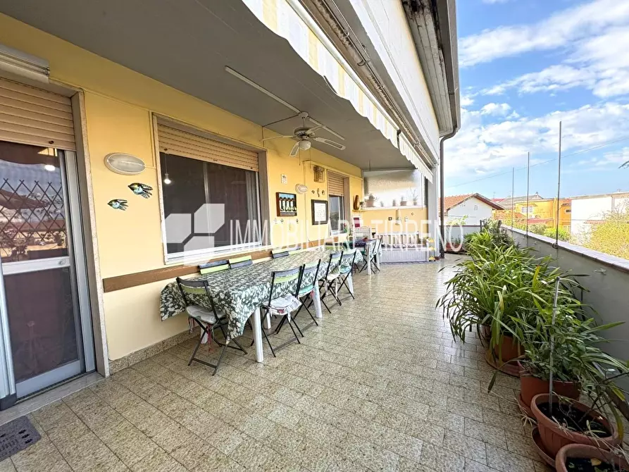 appartamento in vendita a Massa in zona Marina di Massa