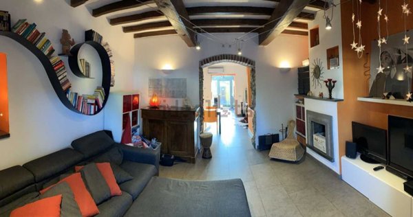 casa indipendente in vendita a Massa in zona Quercioli