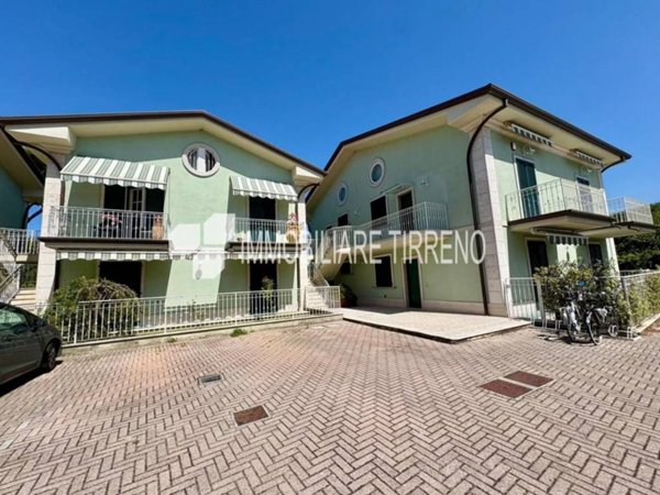appartamento in vendita a Massa in zona Marina di Massa
