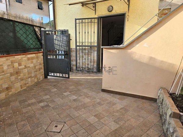 appartamento in vendita a Massa in zona Mirteto