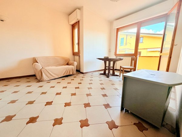 appartamento in vendita a Massa in zona Marina di Massa