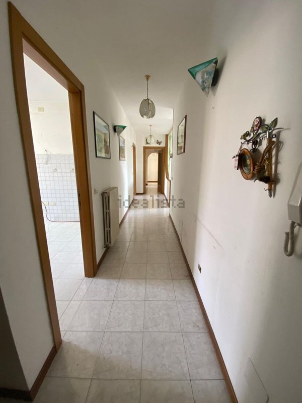 appartamento in vendita a Massa in zona Centro Storico
