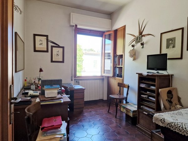 appartamento in vendita a Massa in zona Marina di Massa