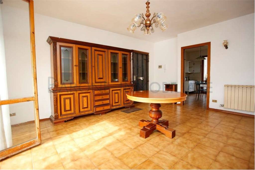 appartamento in vendita a Massa in zona Mirteto