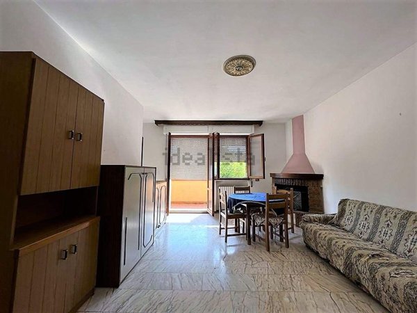 appartamento in vendita a Massa in zona Marina dei Ronchi