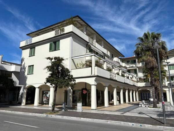 appartamento in vendita a Massa in zona Marina di Massa