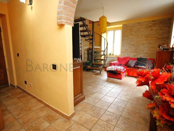 casa indipendente in vendita a Massa in zona Mirteto