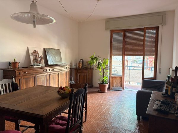 appartamento in vendita a Massa in zona Marina dei Ronchi