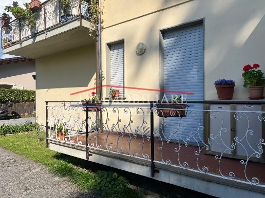 appartamento in vendita a Massa in zona Marina dei Ronchi
