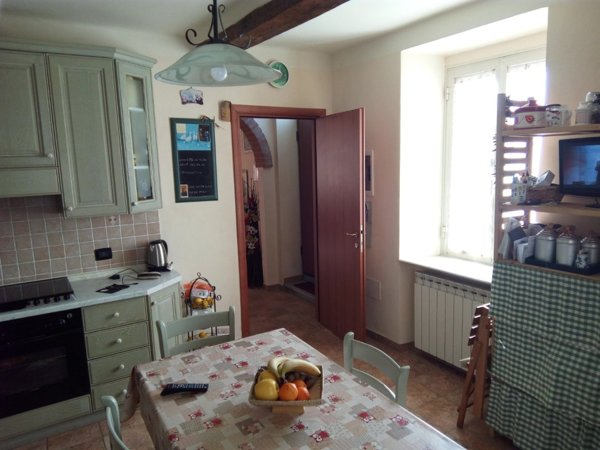 casa semindipendente in vendita a Massa in zona Castagnola