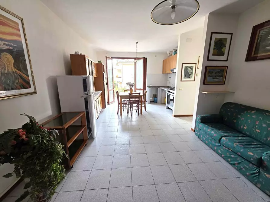 appartamento in vendita a Massa in zona Marina di Massa