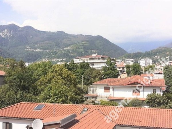 appartamento in vendita a Massa in zona Centro Storico