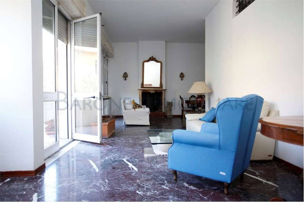 appartamento in vendita a Massa in zona Centro Storico