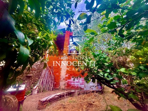 casa indipendente in vendita a Massa in zona Borgo del Ponte