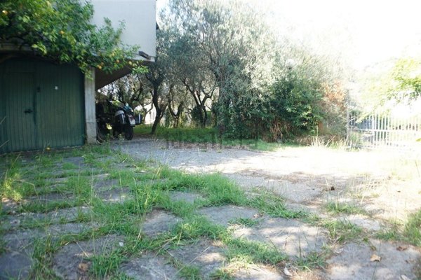 casa indipendente in vendita a Massa in zona Castagnola