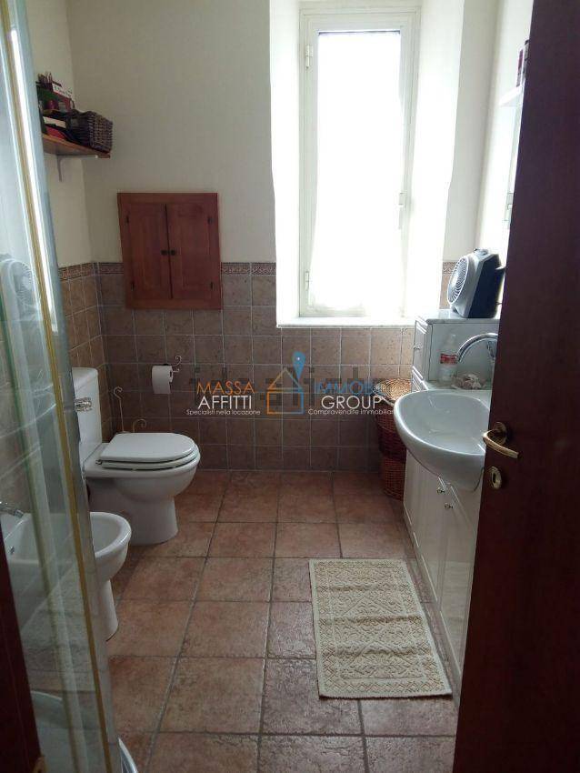 casa indipendente in vendita a Massa in zona Castagnola