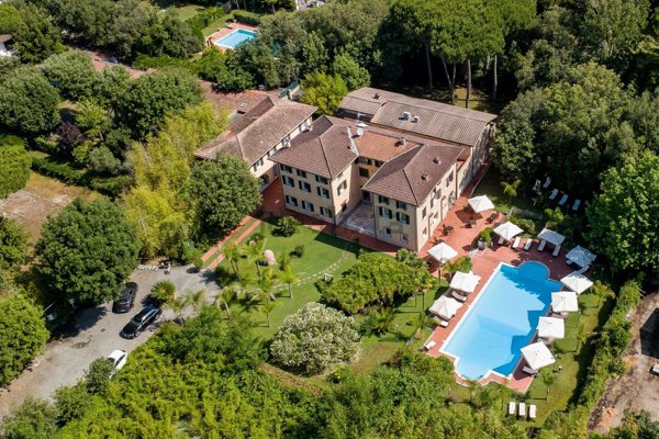 casa indipendente in vendita a Massa in zona Poveromo
