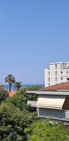 appartamento in vendita a Massa in zona Marina di Massa
