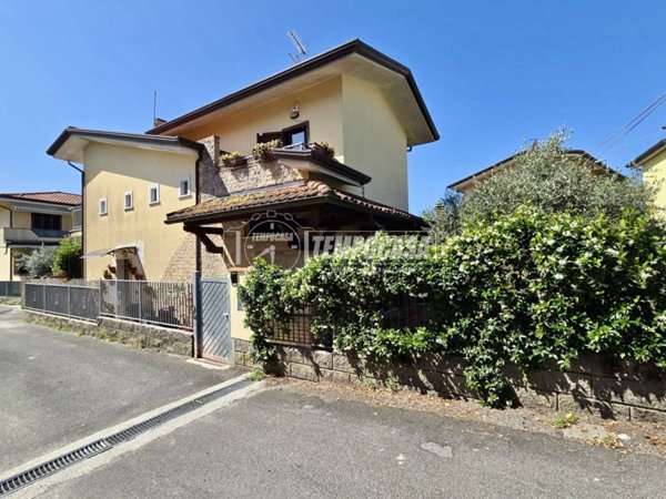 casa indipendente in vendita a Massa in zona Castagnola