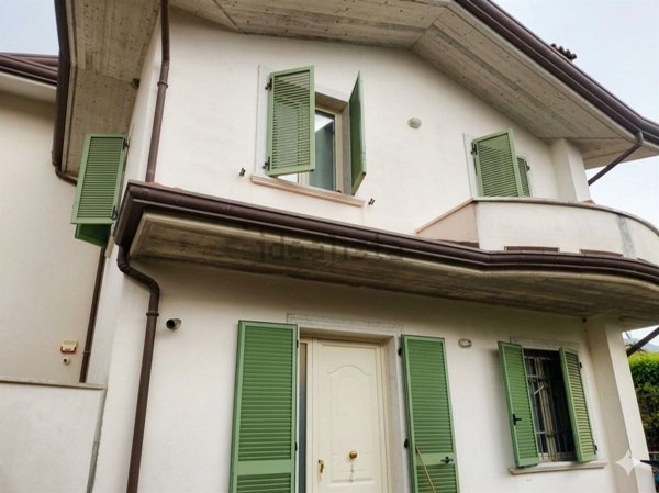 casa indipendente in vendita a Massa in zona Centro Storico