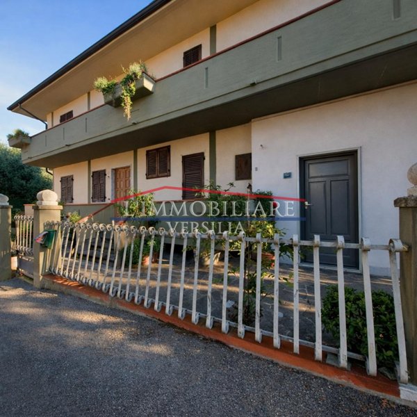 casa indipendente in vendita a Massa in zona Centro Storico