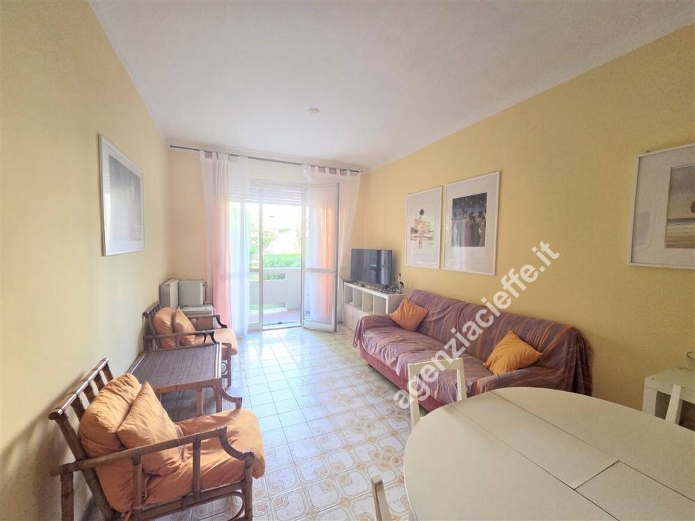 appartamento in vendita a Massa in zona Marina di Massa