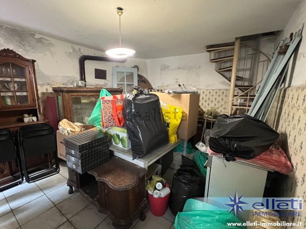 casa indipendente in vendita a Massa in zona Quercioli