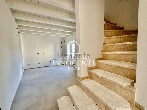 casa indipendente in vendita a Massa in zona Quercioli
