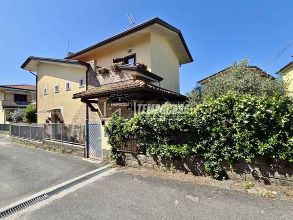 casa indipendente in vendita a Massa in zona Castagnola