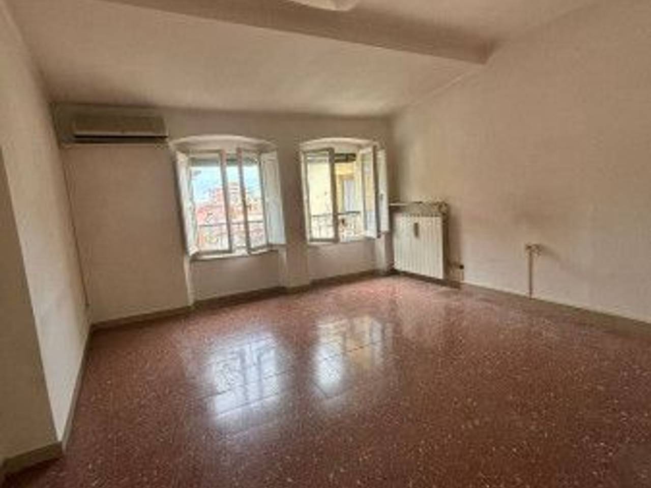 appartamento in vendita a Massa in zona Centro Storico