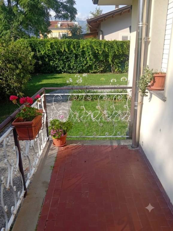 appartamento in vendita a Massa in zona Marina di Massa