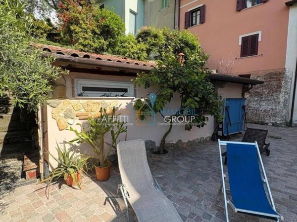 casa indipendente in vendita a Massa in zona Centro Storico