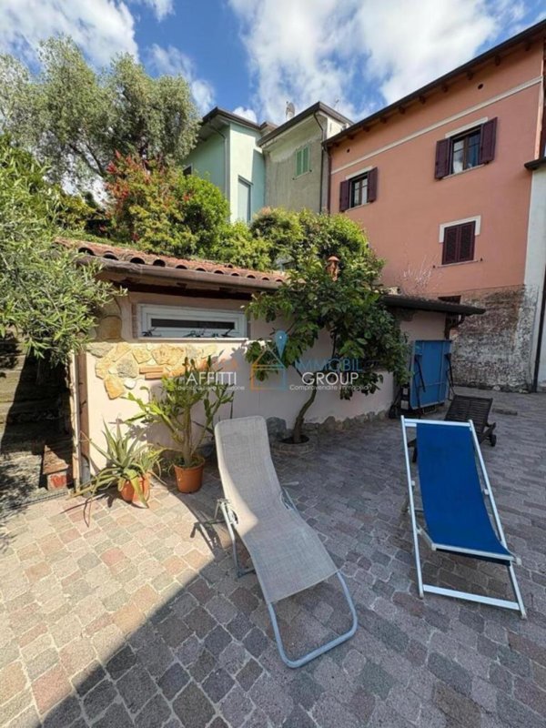 casa indipendente in vendita a Massa in zona Centro Storico