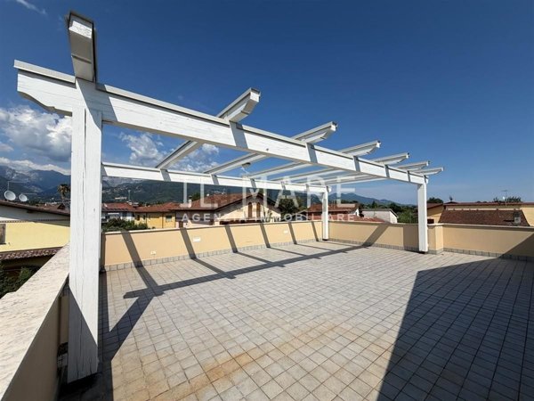 appartamento in vendita a Massa in zona Marina di Massa