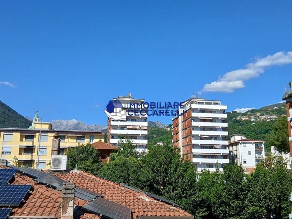 appartamento in vendita a Massa in zona Centro Storico