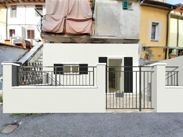 appartamento in vendita a Massa in zona Centro Storico