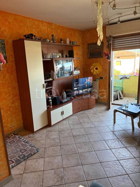 appartamento in vendita a Massa in zona Romagnano